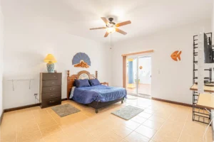 M2 Tamarindo, Rancho el Descanso - well-lit bedroom