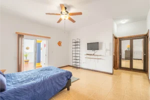 M2 Tamarindo, Rancho el Descanso - Bedroom with ceiling fan