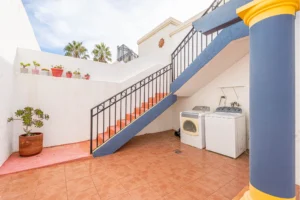 M2 Tamarindo, Rancho el Descanso - stairs to rooftop