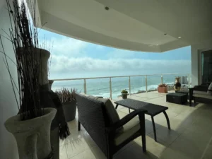 2 bedroom condo Palacio del Mar