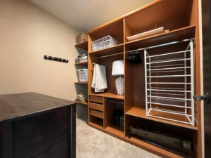 Walking closet with plenty of storage space