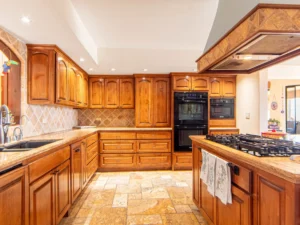 Expansive oceanfront kitchen.