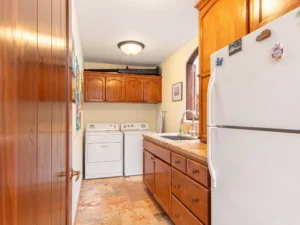 Large laundry room (complete with an additional refrigerator)