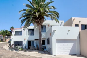 This house sits on its own plot of land - Plaza del Mar Real Estate