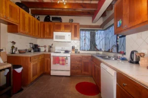 Kitchen with ample storage space - Plaza del Mar Real Estate
