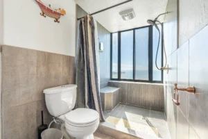 Townhouse-Style Villa for Sale in Villas Pacifica Rosarito - En-suite bathroom