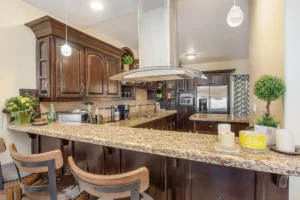 A breakfast bar adds extra seating.