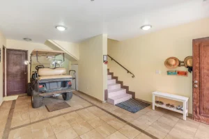 Tandem garage for two vehicles