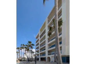 Las Olas 1, a boutique building with only 28 residences.